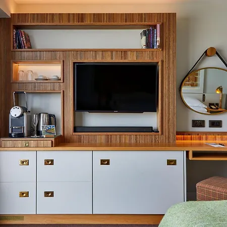 Cliff House Ξενοδοχείο 5*