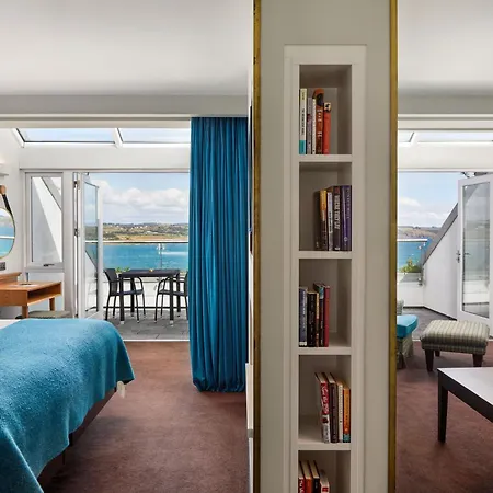 Cliff House ホテル アードモア