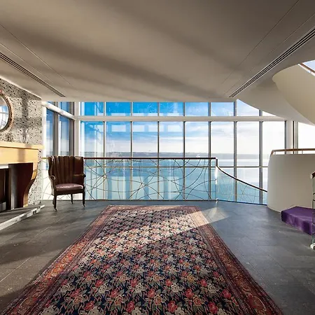 Cliff House ホテル