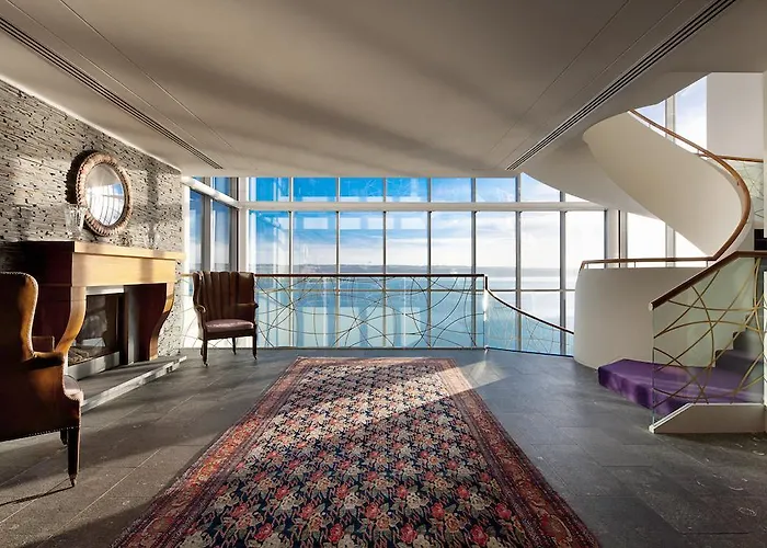 Cliff House Отель